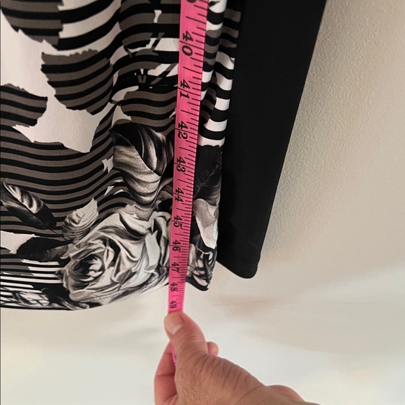 2B Bebe Black and White Floral Maxi Dress With Orange Neckline Trim Size M - Picture 6 of 9